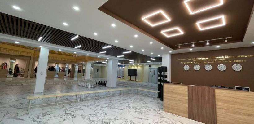 В Якутской городской национальной гимназии прорвало трубу в гардеробе