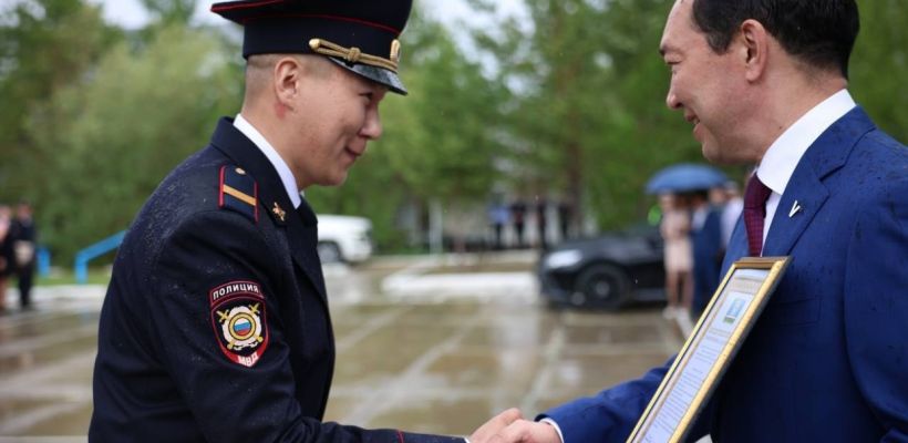 Глава Якутии издал указ о выплате отдельным категориям сотрудников МВД