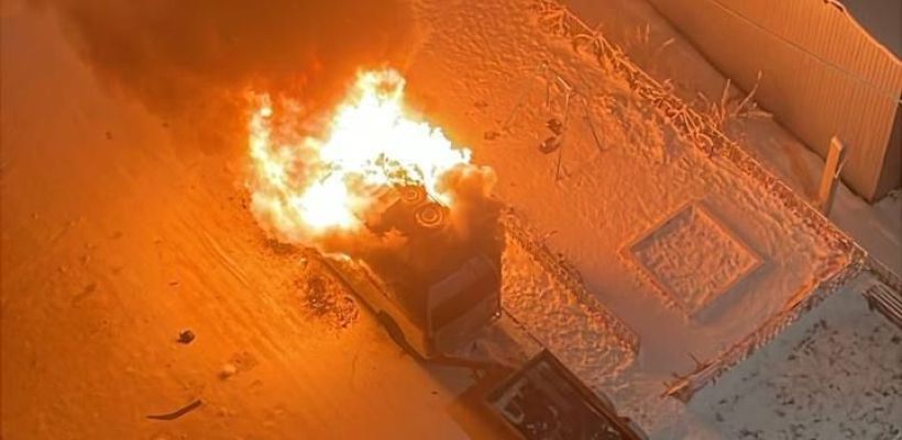 Фотофакт: В Якутске загорелся автомобиль «Тойота Хайс»