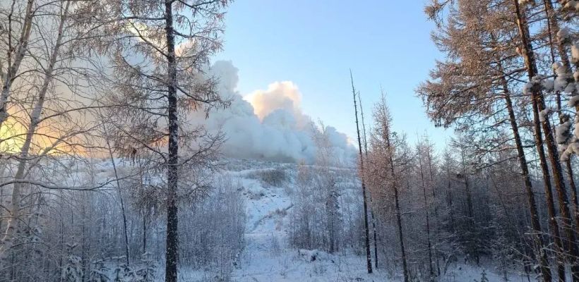 Жители Якутска сообщают о сильной вони из-за горящей свалки на Вилюйском тракте