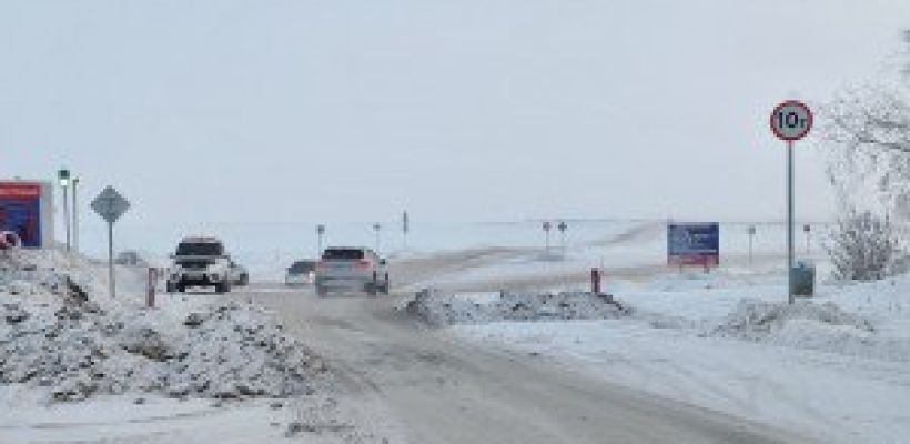 Досрочно открыто движение по ледовому автозимнику «Якутск - Нижний Бестях»