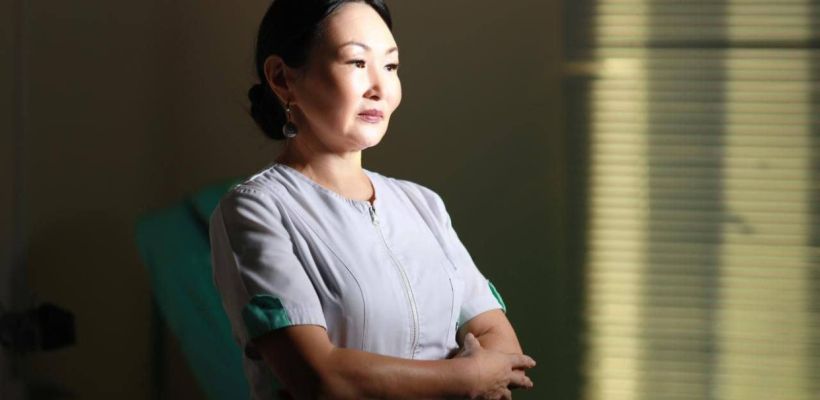 Медсестра из Якутии спасла женщину, которой стало плохо на борту самолета