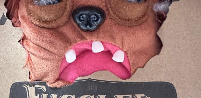 Фотофакт: Страшные игрушки для детей обнаружили на Столичном рынке в Якутске