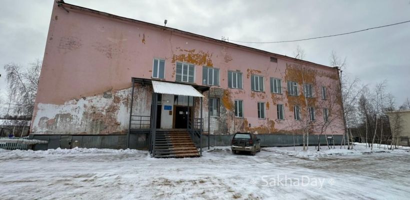 «Все лучшее - детям?».  Детсад в Магане годами разрушается без ремонта