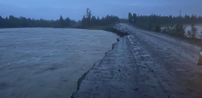 В Якутии из-за плохой дороги сотрудник предприятия получил перелом позвоночника