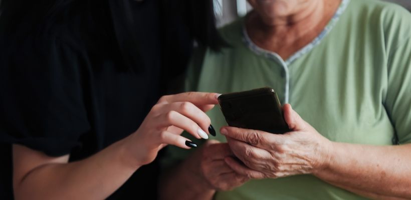 МТС предупредит жителей Якутии о мошеннических звонках членам семьи