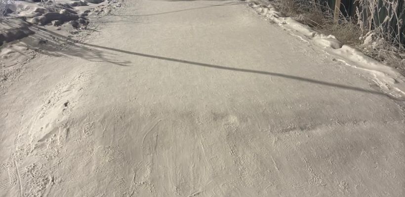 Скользкий Якутск: жительница города получила травму шеи и месяц проведет на больничном