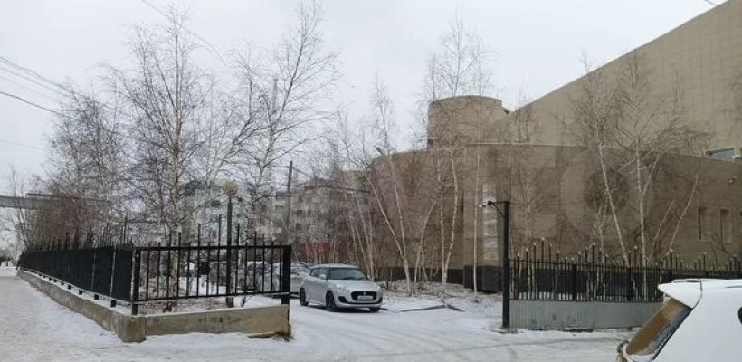 В Якутске Сбербанк выставил на продажу свое помещение