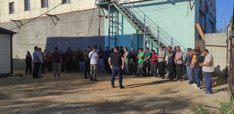 Глава Якутии подписал Указ о запрете мигрантам трудиться «в отдельных видах экономической деятельности»