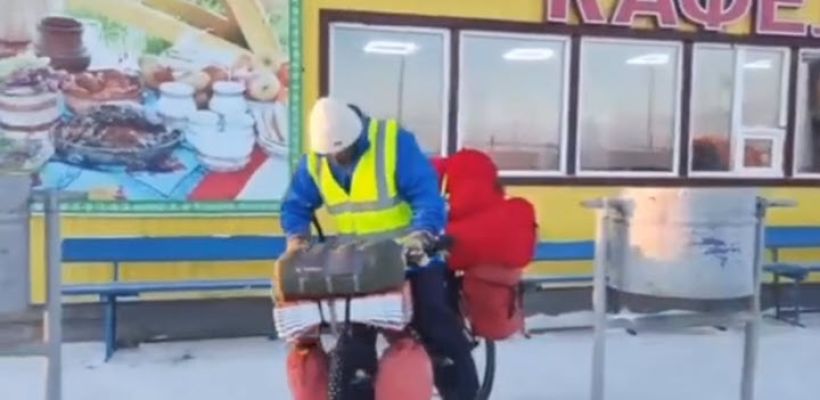 "Зашли, а он не дышит...". В гостинице в Хандыге умер турист из Польши