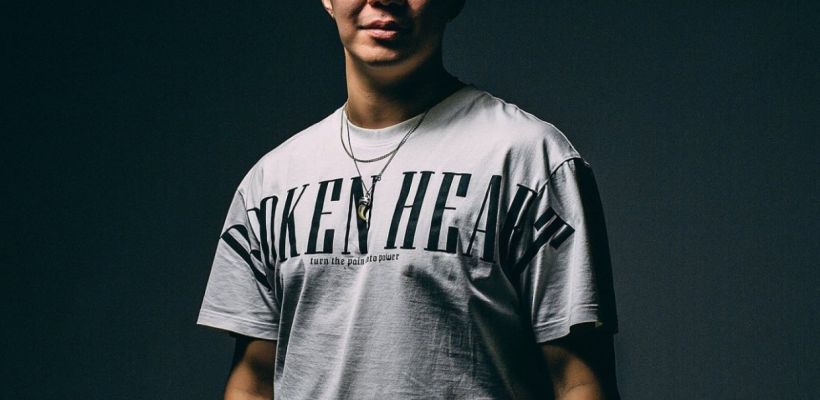 В Якутске известного танцора оштрафовали за то, что он побил свою жену