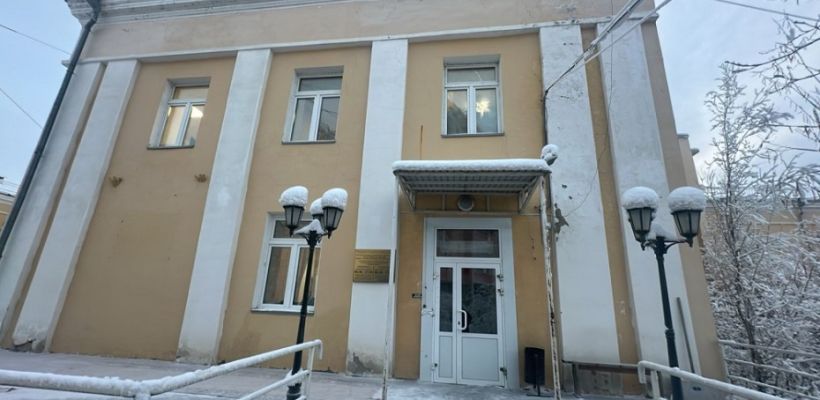 Замначальника судмедэкспертизы в Якутске задержали по подозрению в вооруженном нападении и угон автомобиля