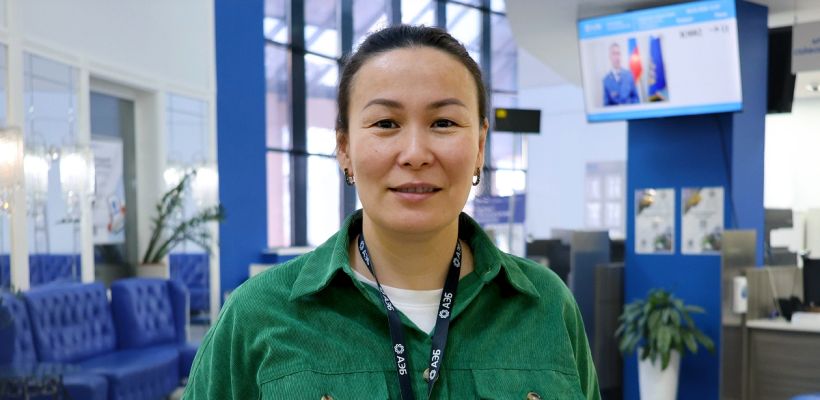 Сотрудница Алмазэргиэнбанка стала единственным сертифицированным экспертом по денежным знакам в Якутии