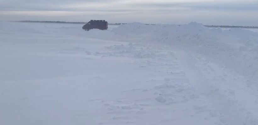 Из-за метели прекращено движение автотранспорта в районах Якутии