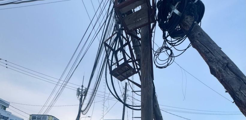 В Якутске незрячая женщина зацепилась за провода