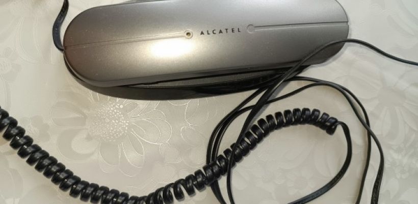 Якутяне продают «неубиваемую связь» - стационарные телефоны