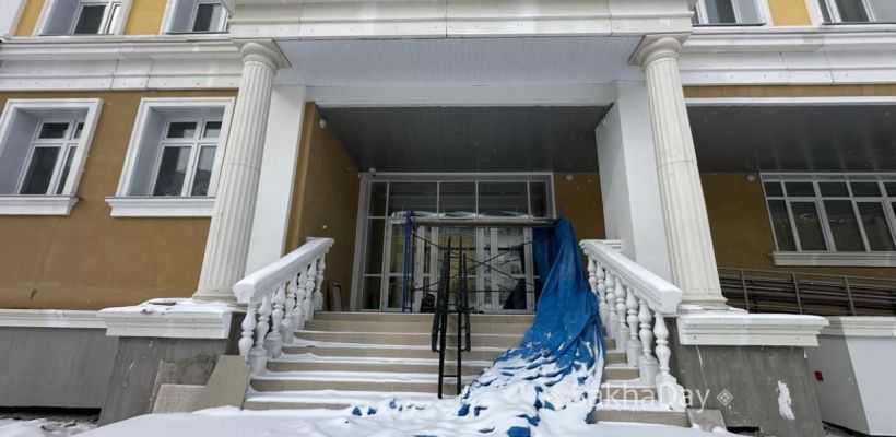 Школу в Якутске обещали сдать в первом квартале, но объект пока закрыт