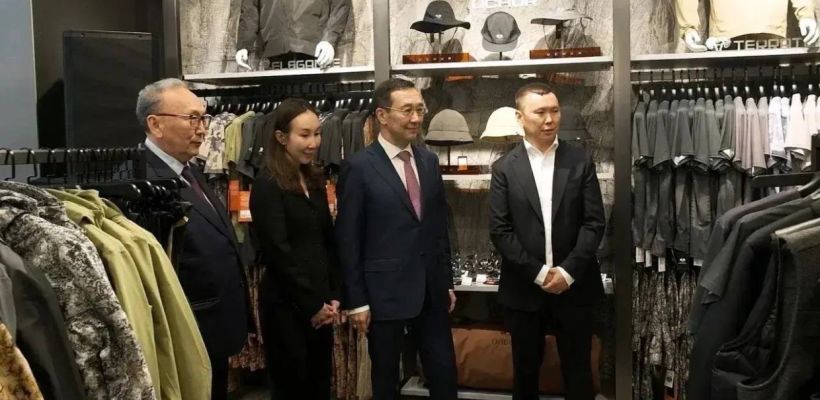 Фотофакт: Глава Якутии Айсен Николаев на открытии магазина якутского бренда в Москве