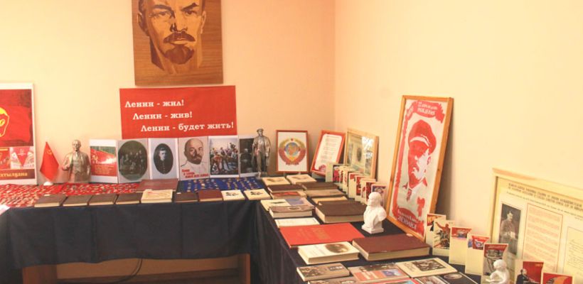 В Усть-Алданском улусе планируют установить памятники Ленину и Сталину