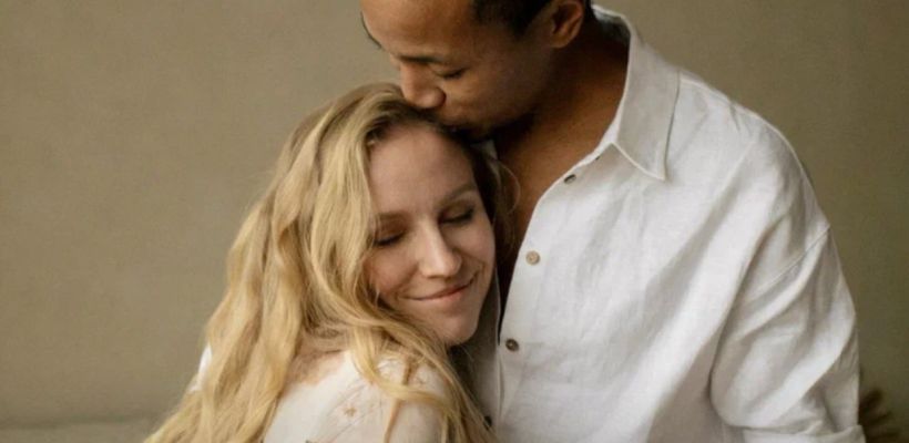 «У нас будет ребенок»: жена Артура Бурцева, перенесшая рак, рассказала о непростом пути к материнству