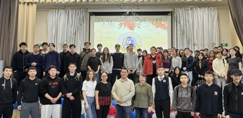 «Десант» знаний для выпускников Таттинского и Томпонского районов от Виктора Лебедева