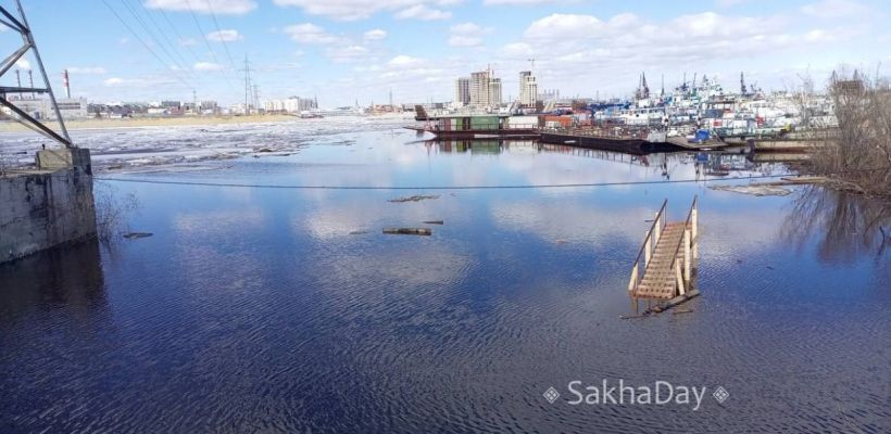 По всей территории городского округа Якутск идет густой ледоход, уровни воды не превышают норму