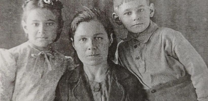 «До сих пор помню вой бомб». Как семья из Воронежа эвакуировалась в Якутск