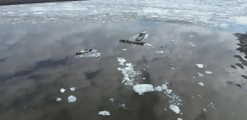 В Абыйском улусе из-за ледохода течением унесло 10 судов