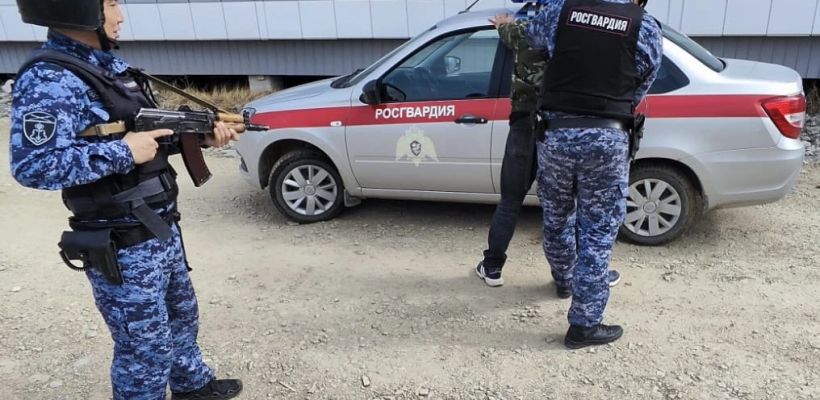 В Покровске росгвардейцы задержали гражданина, совершившего кражу из обувного магазина
