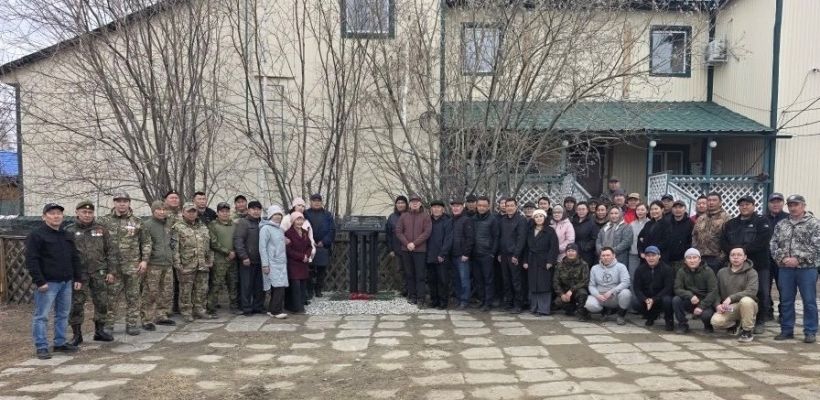 В Бердигестяхе открыли мемориал участнику СВО Руслану Павлову