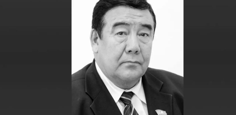 На 79-м году жизни умер Александр Уаров