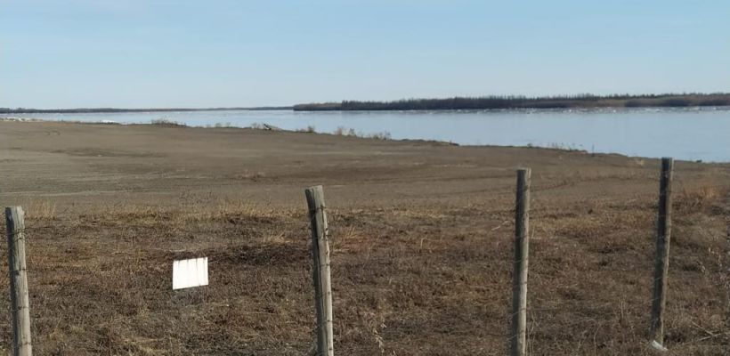 Аэропорт поселка Зырянка временно закрыт из-за подтопления полосы