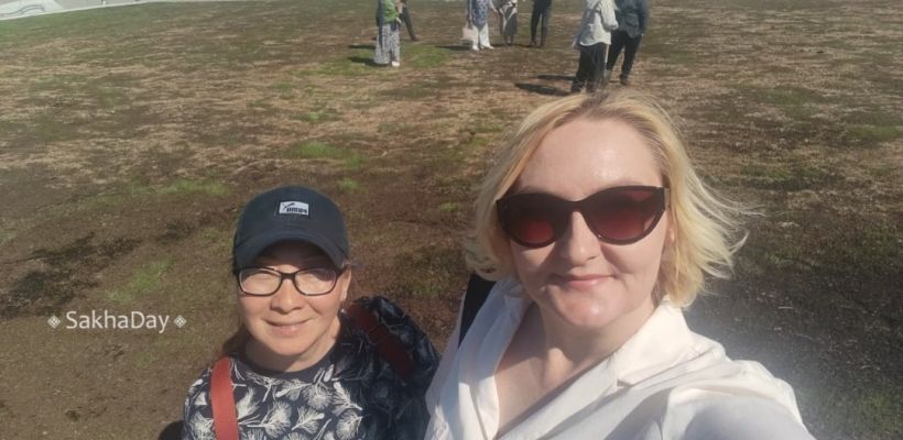 Главные умы ломают голову, почему не растет газон на площади Республики в Якутске