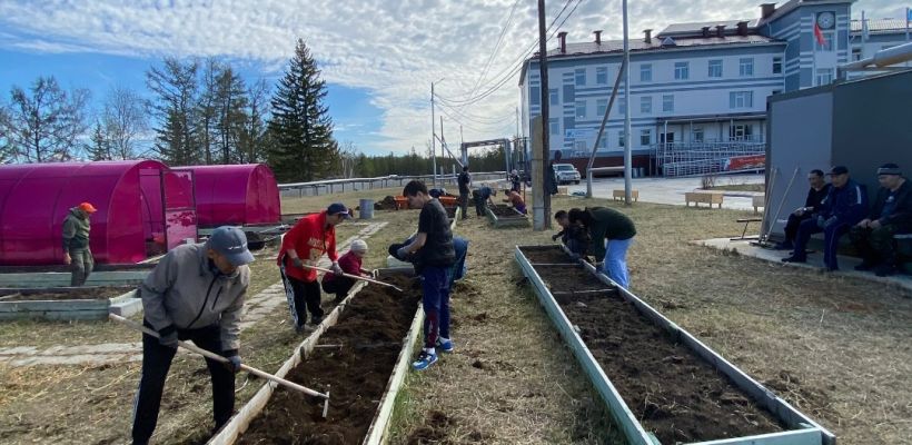 Постоялец Вилюйского дома престарелых разбился насмерть