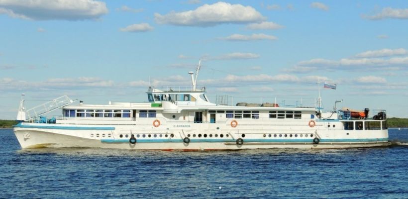 Жители Жиганского района пожаловались на условия посадки и высадки пассажиров теплохода «Степан Аржаков»