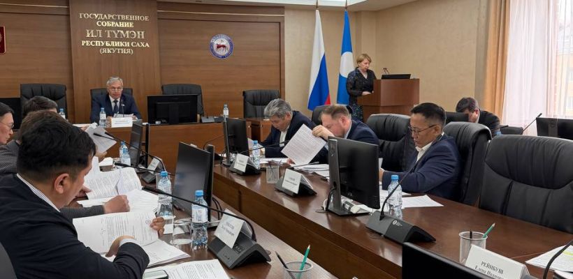 В Якутии депутаты не поддержали законопроект об экономии на служебных автомобилях