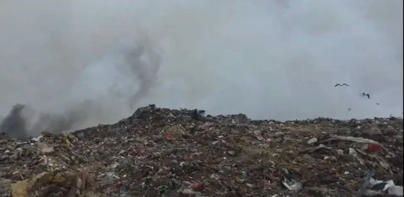 Из-за возгорания на полигоне «Якутскэкосети» предупредило о возможных сбоях в графике вывоза мусора
