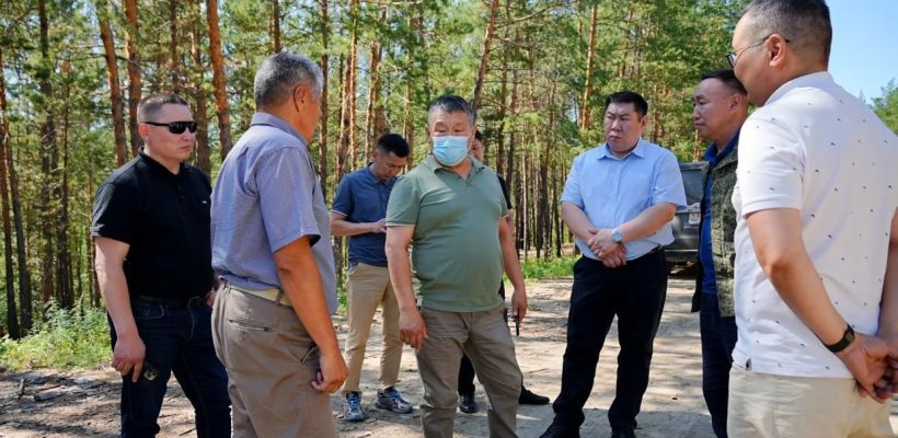 Мэр Якутска уволил директора кладбища: «Как был бардак, так и остался»
