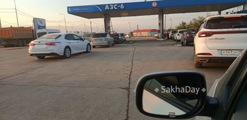 Автозаправки "Саханефтегазсбыта" перешли на обслуживание по топливным картам