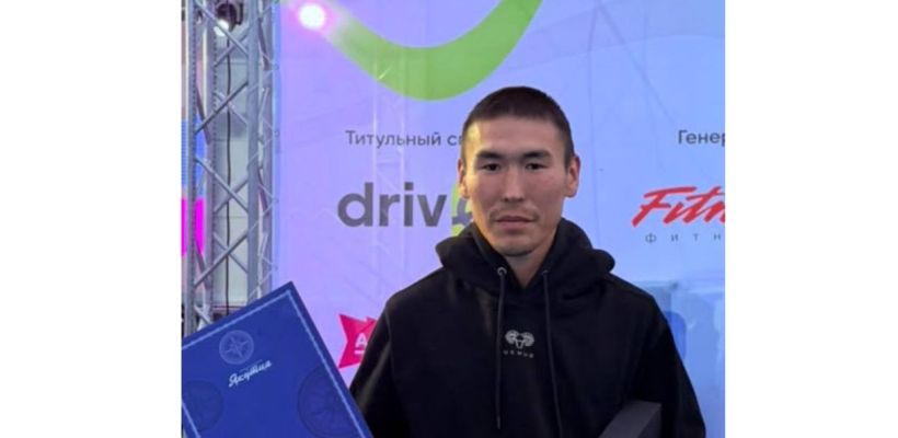 Мокро и скользко. Драгунов выиграл полумарафон Drivee