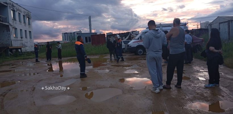 В Якутске разошлись стены дома-гаража
