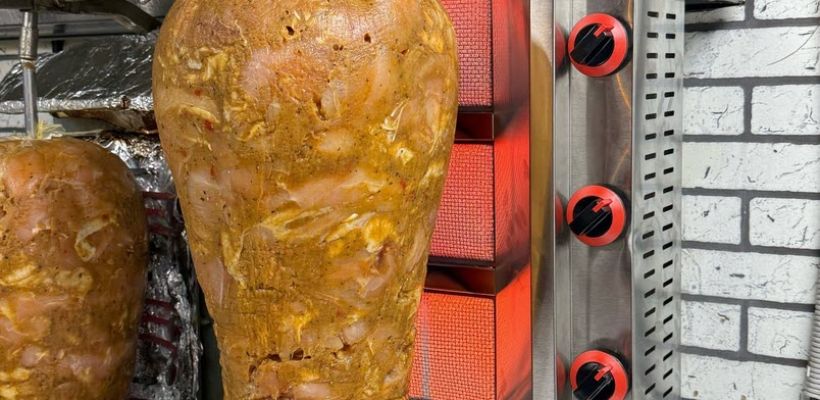 В шаурмячной «Донер14» в Якутске обнаружено фекальное загрязнение продукции
