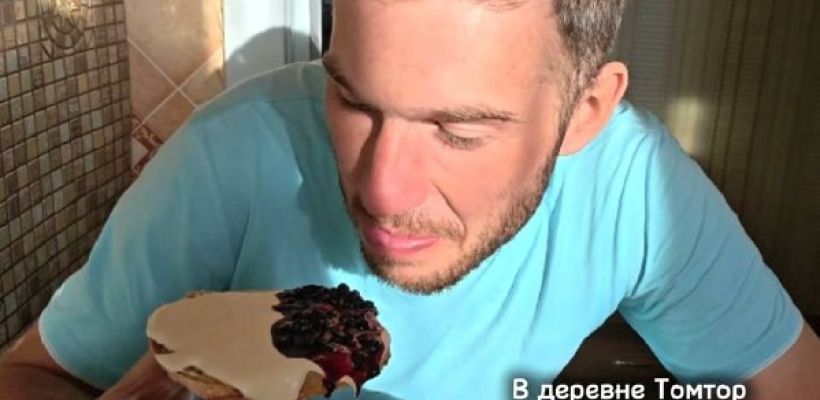 Велосипедист в одиночку едет из Якутска в Магадан
