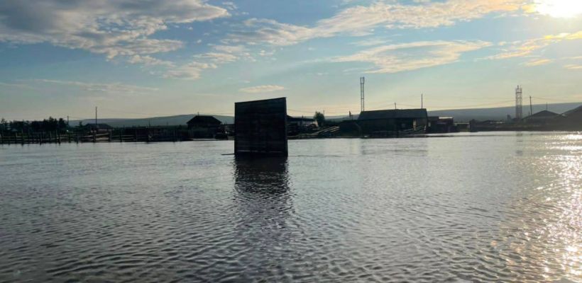 «У некоторых в домах воды до сих пор по колено». Новости из подтопленного Верхоянска