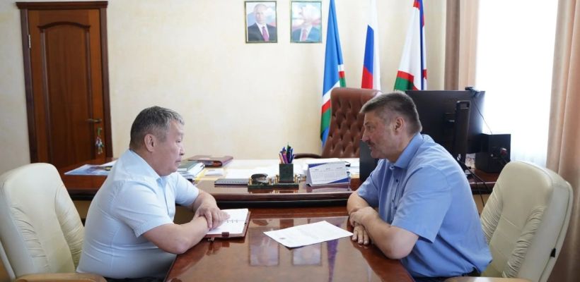 Состоялась рабочая встреча генерального директора АО «АК «ЖДЯ» и мэра г. Якутска