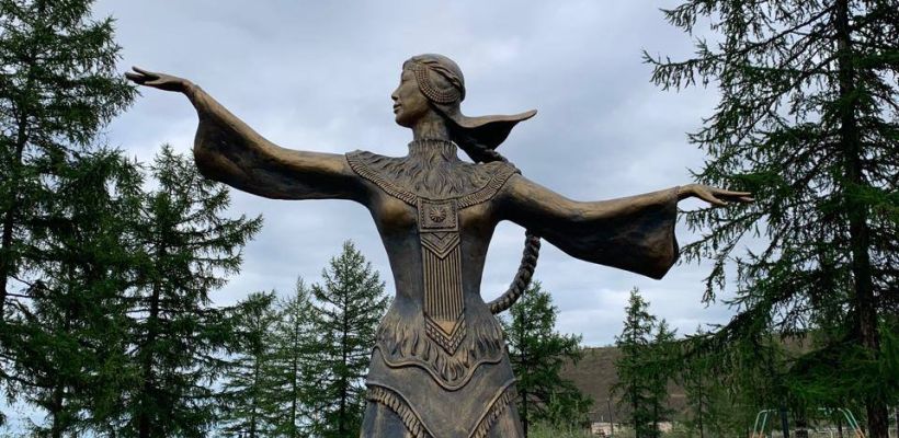 Фотофакт: В Якутии установили памятник реке Яне