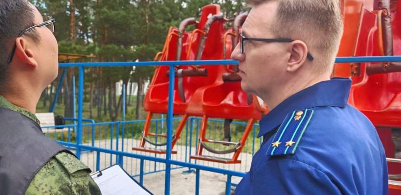 После падения девочки с аттракциона в парке Якутска прокуратура выявила новые нарушения. Оператором был 10-летний ребенок