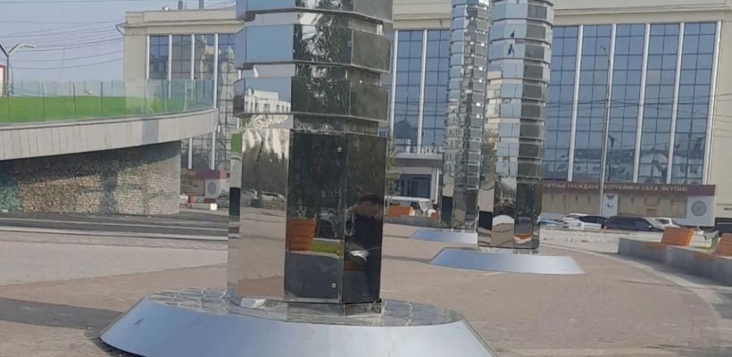Площадь Республики помоют после критики горожан