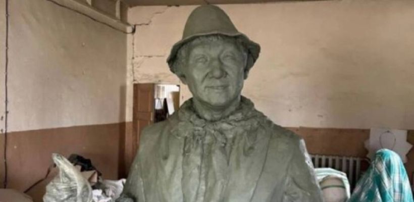 В Техтюре открыли памятник комику Аркадию Новикову