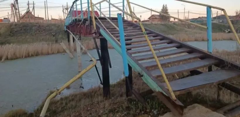 Жители Мархи из-за демонтированного моста делают двухкилометровый крюк